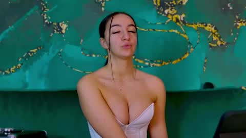 Miss online show from January 20, 4:23 pm