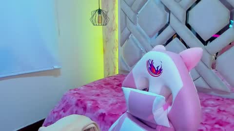 lorem_adams online show from January 30, 12:06 pm