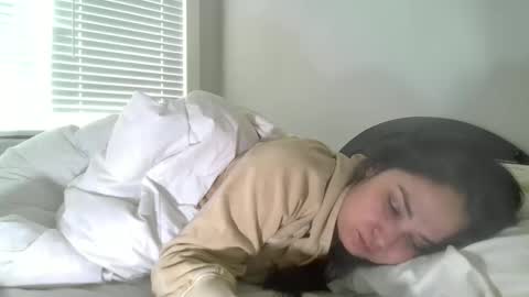 lorenlovely online show from November 21, 8:55 pm