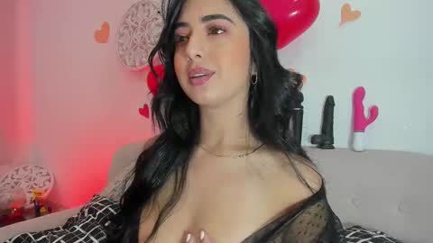 L O R E N online show from February 16, 10:10 am