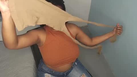 Loretta Gmez online show from April 12, 12:03 am