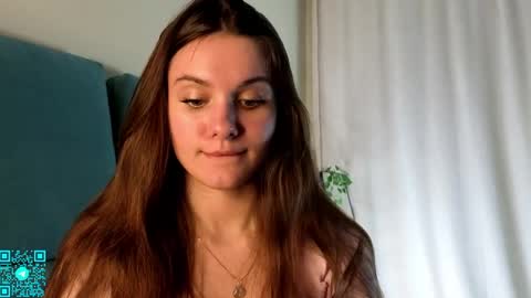 Chloe for Fan BlackHole online show from March 27, 5:24 pm