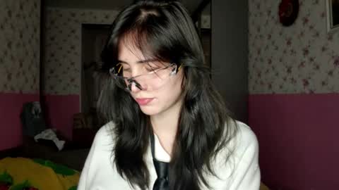 Kira online show from November 16, 5:02 pm