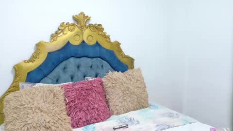 lorraine_johnson online show from July 17, 4:00 pm