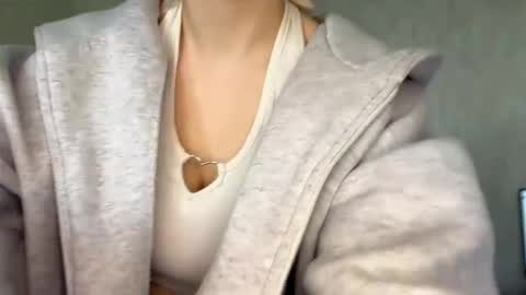 Isabel online show from November 20, 11:11 am