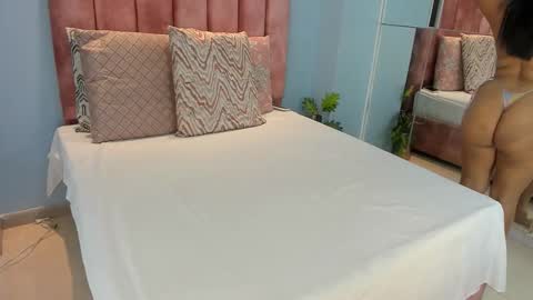  Lou Rosse  online show from January 7, 8:23 pm