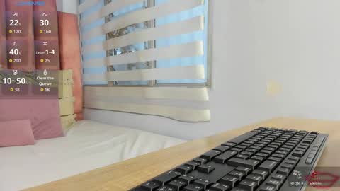  Lou Rosse  online show from September 10, 8:31 pm