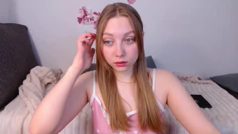 love bella  online show from March 26, 12:46 am