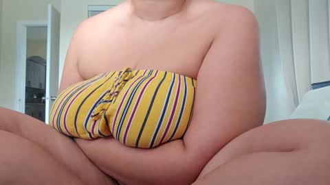 Raquel Love online show from October 11, 7:05 pm