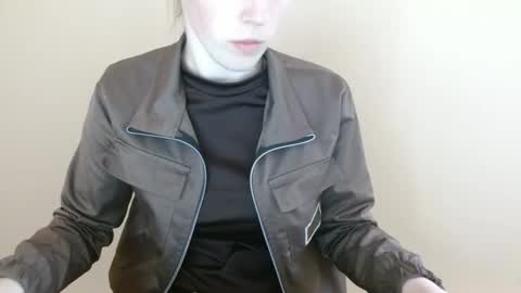 Vivian online show from April 6, 11:00 am