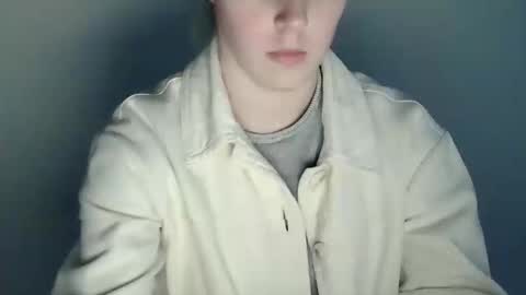 Vivian online show from November 27, 1:58 pm