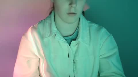 Vivian online show from December 3, 1:35 pm