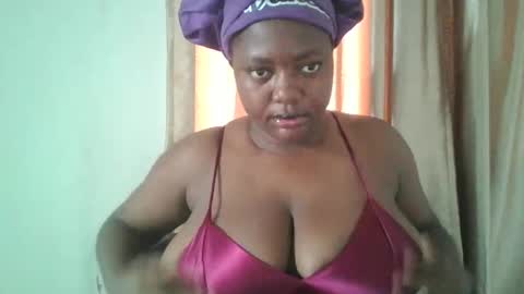 mila online show from April 8, 10:28 am