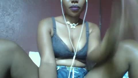 loveinlife750427 online show from March 9, 1:48 pm