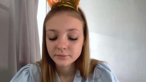 Ella online show from November 11, 6:42 am