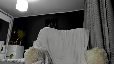 lovelly_sas online show from February 17, 8:19 pm