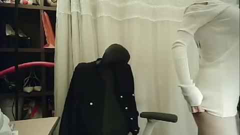 DANA KIM online show from December 31, 1:30 pm