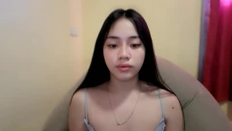 lovely_leah23 online show from September 18, 7:40 am