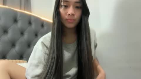 lovely_leah23 online show from February 1, 7:12 pm