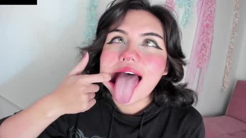 Paris Rose online show from December 31, 4:38 am