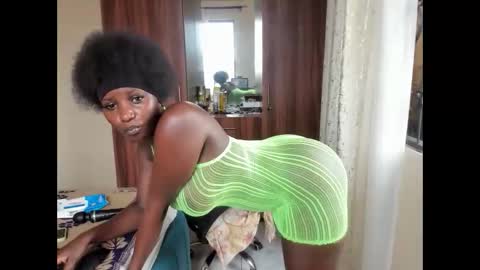 I  am witty online show from November 5, 7:35 am