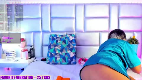 Nicky online show from April 15, 1:44 pm