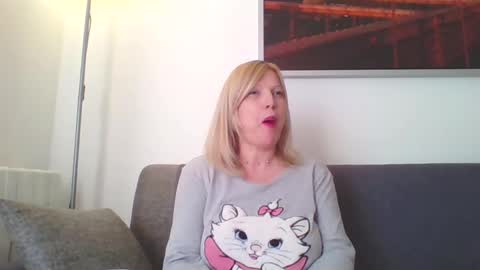 Marlyn online show from January 11, 2:36 pm