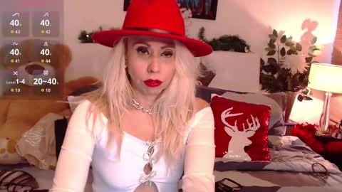 Luci Evans online show from November 23, 9:27 pm