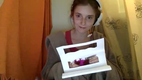 Luci Layne online show from May 12, 10:27 pm