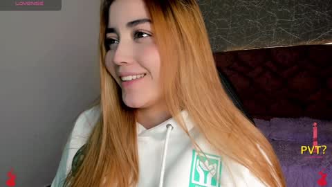 lucia star  online show from February 3, 7:21 pm