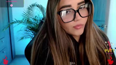 lucia star  online show from March 25, 2:50 am