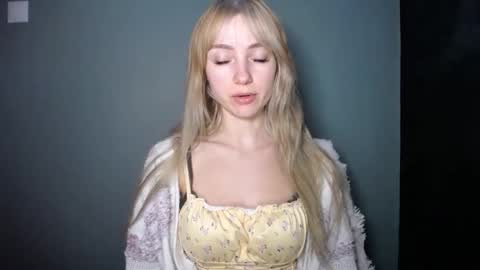 Lucy online show from January 7, 7:39 pm