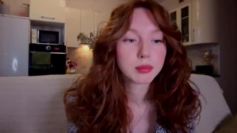 Lucia online show from September 25, 3:55 pm