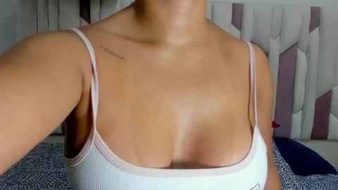 instagram luciana417  online show from January 27, 3:15 am