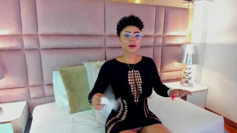  lucia wallace  online show from September 15, 11:12 pm