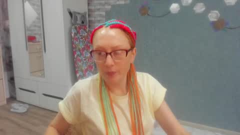 lucky_licky20 online show from September 12, 3:07 am