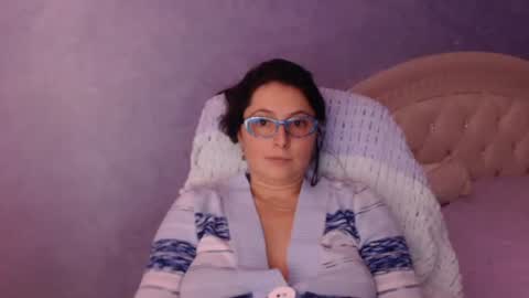luckylinda23 online show from November 29, 4:11 pm