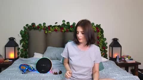 Lucy online show from January 7, 9:29 pm