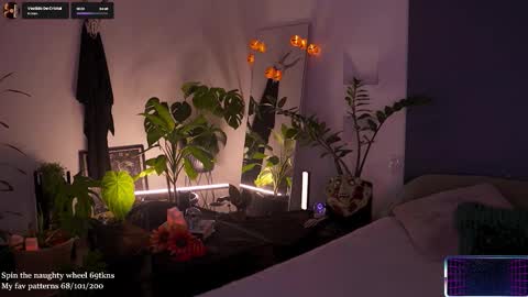 Lucy Alien  online show from October 15, 8:22 pm