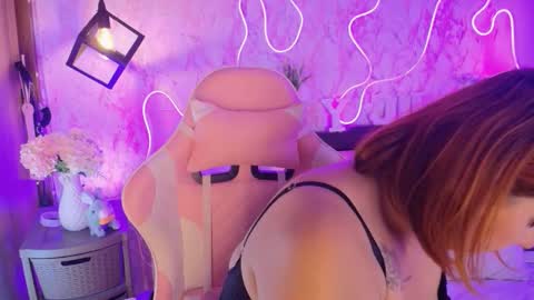 Lucyana Silva online show from November 28, 4:54 pm