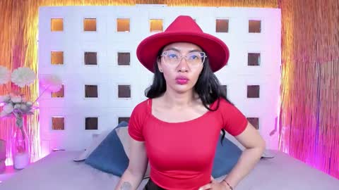 Lucy Liiu online show from February 28, 10:42 pm