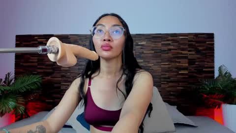 Lucy Liiu online show from June 2, 8:43 pm