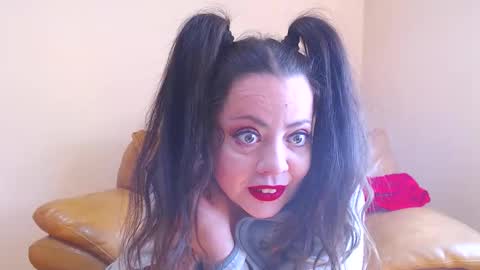 Cassie online show from March 18, 9:25 am