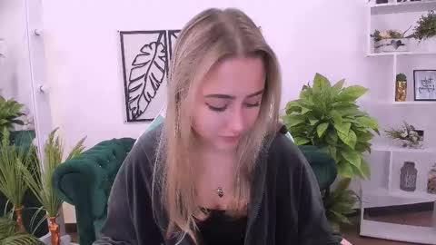 Lily online show from September 14, 7:17 am