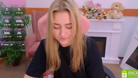 Lily online show from November 17, 6:58 am