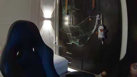 luna and banji online show from October 24, 11:12 pm