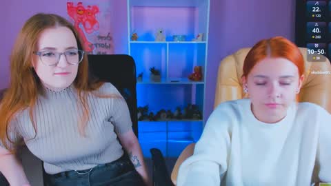 luna_berryy online show from December 2, 7:25 pm