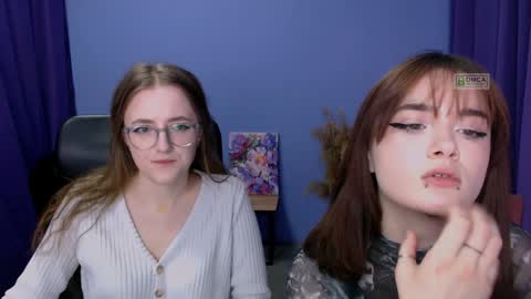 luna_berryy online show from December 18, 8:25 pm