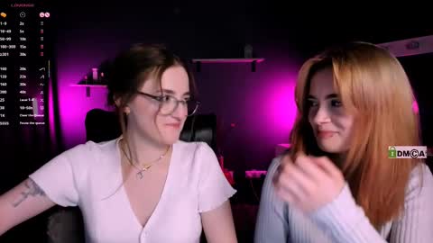 luna_berryy online show from March 12, 8:09 pm