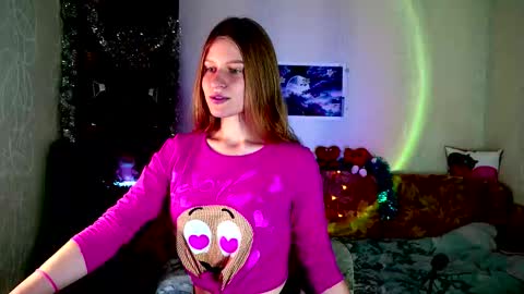 luna_evan online show from December 19, 9:34 am